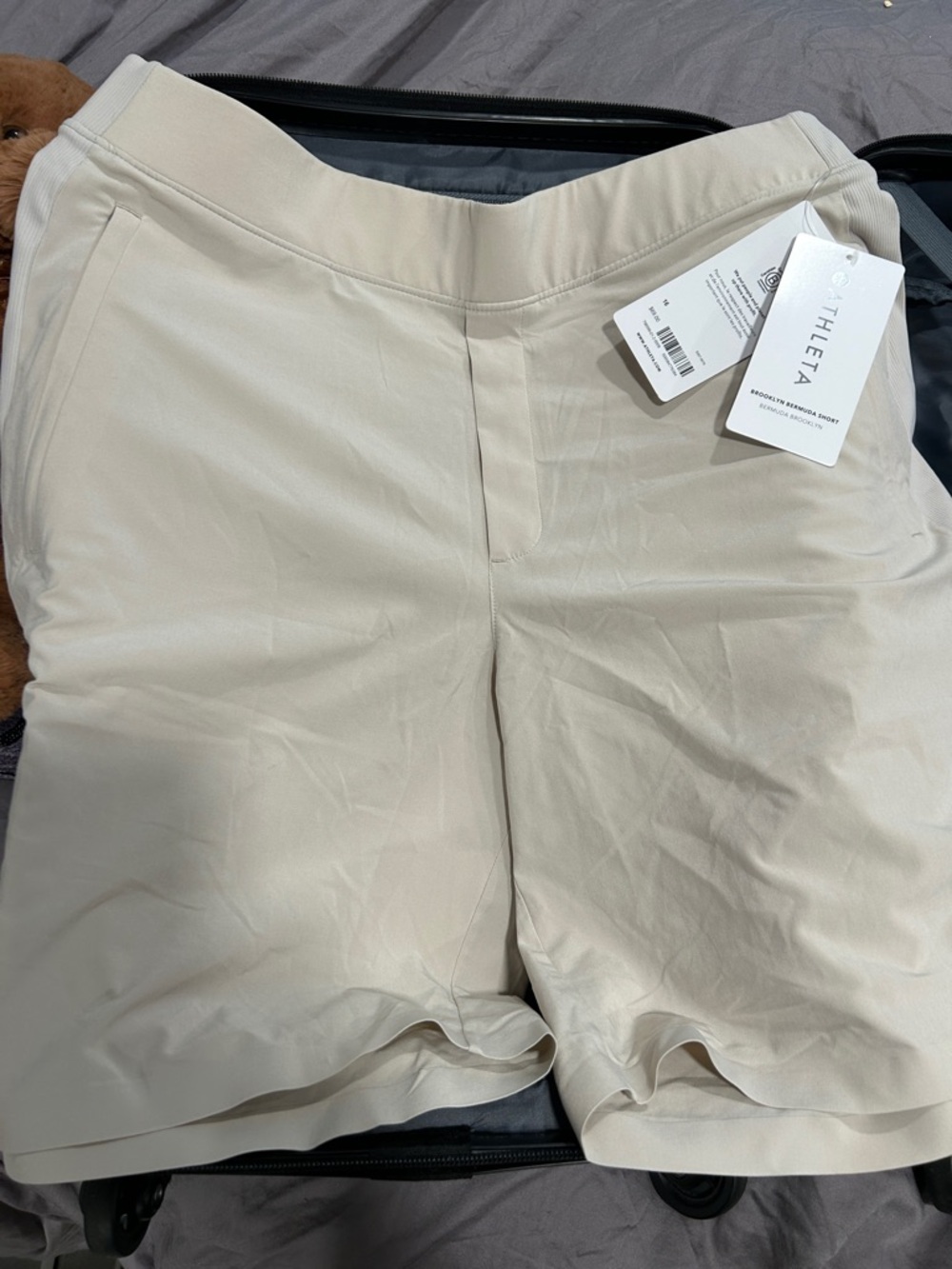 Athleta Cream Stretch Pull-On Shorts Long Bermuda Short size 16 women’s